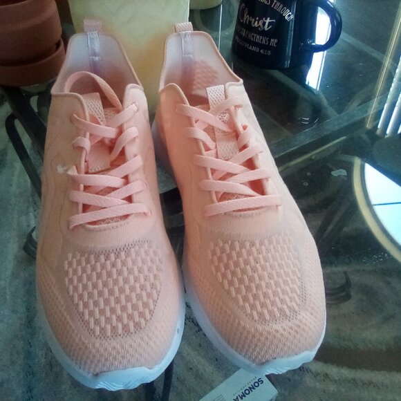 💞Cute Peach Fashion Tennis Shoes💞 Airflow material See through💞 Size 11💞 - Picture 2 of 5